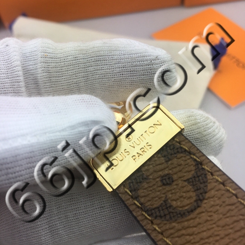 ブランドキーホルダー背面デザイン